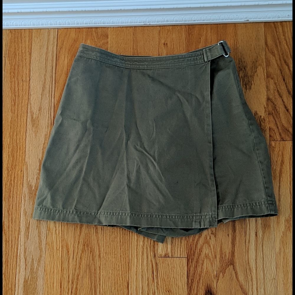 Lord and Taylor Skort. Size 2 Petite.